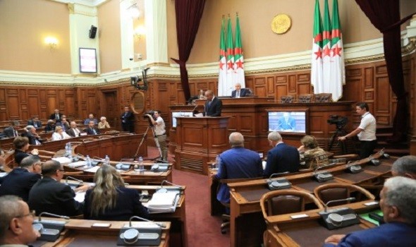 لجنة برلمانية جزائرية للتحقيق في نُدرة المواد الغذائية ذات الاستهلاك الواسع