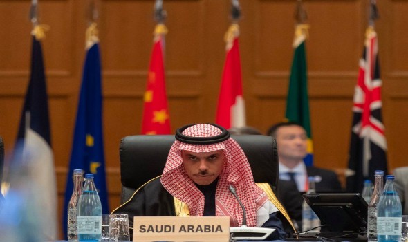  العرب اليوم - وزير خارجية السعودية يُحذر من إيران ويوجه نداءاً عاجلاً لدول المنطقة