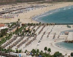  العرب اليوم - إنحسار مياه المتوسط عن بعض الشواطئ تٌثير ذعراً بين المواطنين
