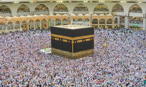 العرب اليوم - وزارة الحج والعمرة في السعودية تكشف سبب عودة الصلاة في الحرم المكي دون مسافات