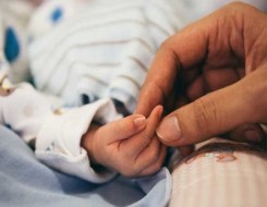  العرب اليوم - معالجة الإمساك  عند طفلك حديثي الولاد
