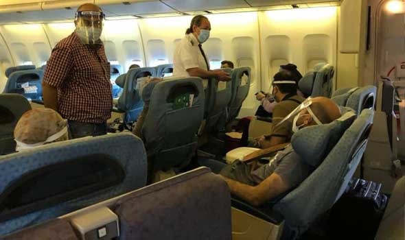 مضيفة تكشف سببا خطيرا يمنع المسافرين من تغيير مقاعدهم على متن الطائرة دون استشارة الطاقم
