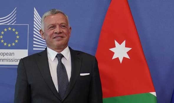عاهل الأردن يبحث مع المفوض الأوروبي لشؤون الجوار أوجه التعاون الثنائي