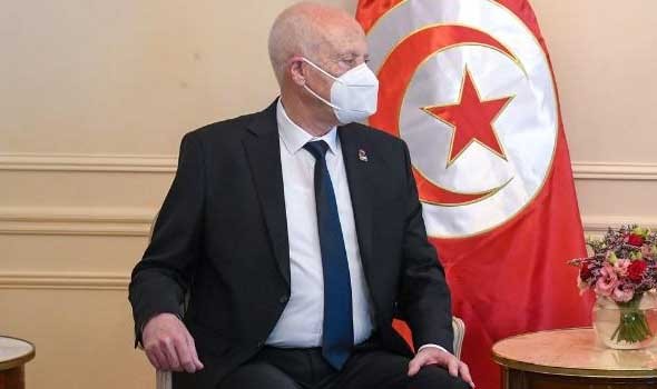قيس سعيد يٌدلي بصوته في استفتاء تونس وسط انقسامات بشأن الدستور الجديد