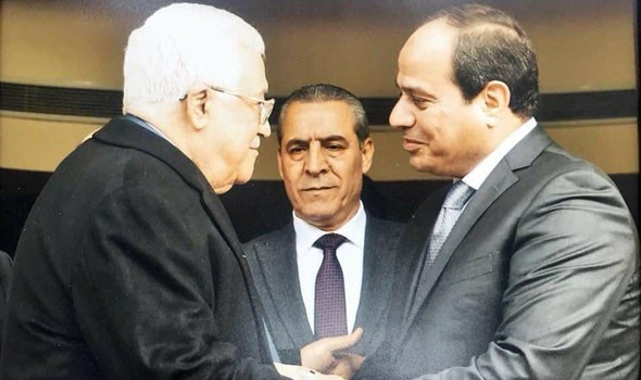  العرب اليوم - محمود عباس يؤكد إن القمة الثلاثية وحدة الموقف المشترك بين القادة الثلاثة