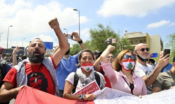  العرب اليوم - أهالي ضحايا إنفجار مرفأ بيروت يعتصمون في قصر العدل رَافِضِين عرقلة مسار العدالة في القضية