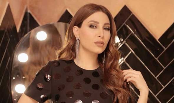  العرب اليوم - يارا تطلق أحدث أغانيها "عايش فيي"