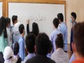  العرب اليوم - معلم رياضيات سوداني  يثير حماسة طلابه بطريقة تدريس خاصة