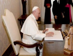  العرب اليوم - بابا الفاتيكان يحثّ الإيطاليين على إنجاب مزيد من الأطفال
