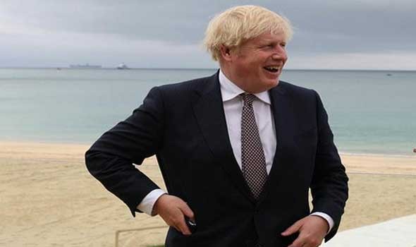  العرب اليوم - رئيس وزراء بريطانيا يتعرض للغرق في البحر خلال عطلة صيفية عائلية