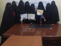  العرب اليوم - نساء "داعش" في مخيم شرق سوريا يرتدين الجينز والألوان الزاهية ويضعن العطورات وبلا نقاب
