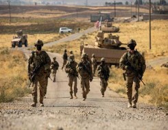  العرب اليوم - قوات أميركية تنقل العشرات من مسلحي "داعش" في سجون "قسد" إلى قاعدة في الحسكة شمال سورية