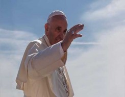  العرب اليوم - البابا فرنسيس يتبرع بأكثر من 100 ألف دولار للمهاجرين العالقين بين بولندا وبيلاروس