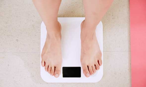 أطعمة تُساعد النساء علي تجنب زيادة الوزن بعد انقطاع الطمث