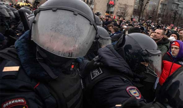  العرب اليوم - الشرطة تعتقل طالبا أطلق النار في مدرسة في بيرم شرق روسيا