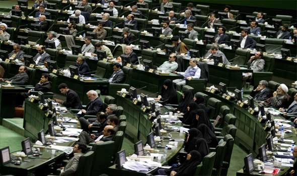  العرب اليوم - تباين في البرلمان الإيراني بشأن منح الحكومة الضوء الأخضر لإحياء «النووي»