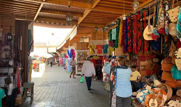  العرب اليوم - خان الحرير في حلب أحد أقدم أسواق العالم تجاره يعودون إلى محالهم بعد إعادة ترميمه جراء الحرب