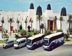  العرب اليوم - عدم تسديد الأقساط يدفع شركات التمويل إلى مصادرة مركبات النقل السياحي