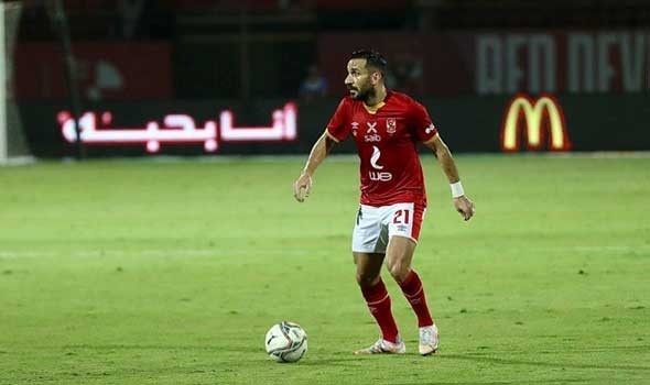 لاعبو الأهلي يدعمون علي معلول قبل أول مباراة لتونس في المونديال
