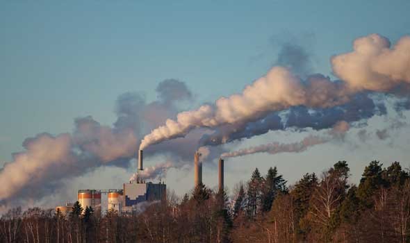  العرب اليوم - اتفاق أوروبي ينهي "حقوق التلوث الصناعية المجانية"ويفرض ضرائب على الانبعاثات المرتبطة بالتدفئة والسيارات
