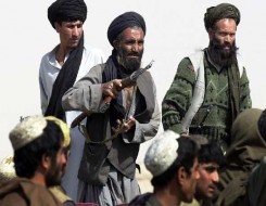  العرب اليوم - عناصر طالبان يعتدون على فريق قناة العربية في كابل