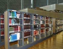  العرب اليوم - جناح الأزهر في معرض مكتبة الإسكندرية للكتاب يتيح تصفح المخطوطات والوثائق