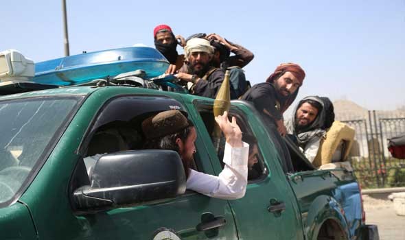 طالبان تشتبك مع حرس الحدود الإيراني وتسيطر على مواقع عسكرية إيرانية على الحدود