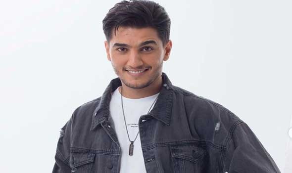 محمد عساف يشوق جمهوره لأغنيته أنا العاشق بالصعيدي المصري