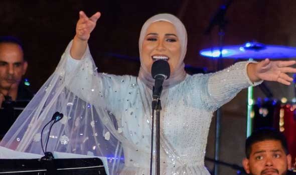 العرب اليوم - أغنية "حبيتك بالتلاتة" لنداء شرارة تتخطى الـ 100 مليون