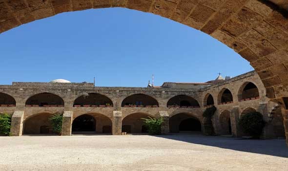  العرب اليوم - قلعة صيدا البحرية من أشهر القلاع وأكثرها تميّزاً ومن المعالم الأثرية المميزة في جنوب لبنان