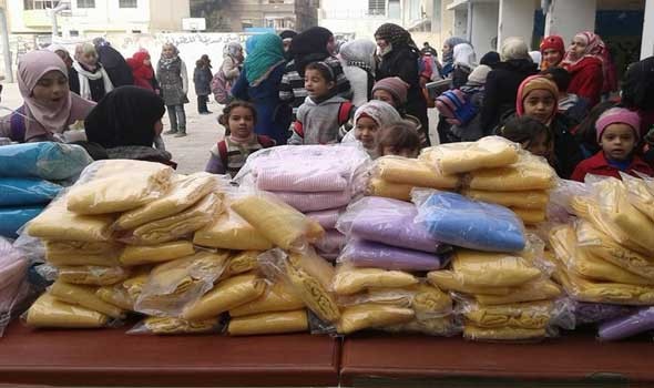  العرب اليوم - سويسرا تعيد طفلتين من أبناء مقاتلي «داعش» كانتا بمخيم في سوريا
