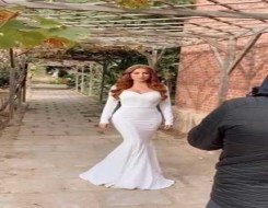  العرب اليوم - نسرين طافش بإطلالة جذابة في فستان زفاف باللون الأبيض