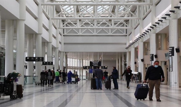 مطار مرسى علم الدولي يستقبل 38 رحلة طيران تقل 6000 سائح