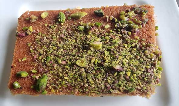 البسبوسة باللوز وجوز الهند