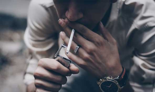 دراسة تكشف أن الرجال المدخنون معرضون لخطر الإصابة بهشاشة العظام