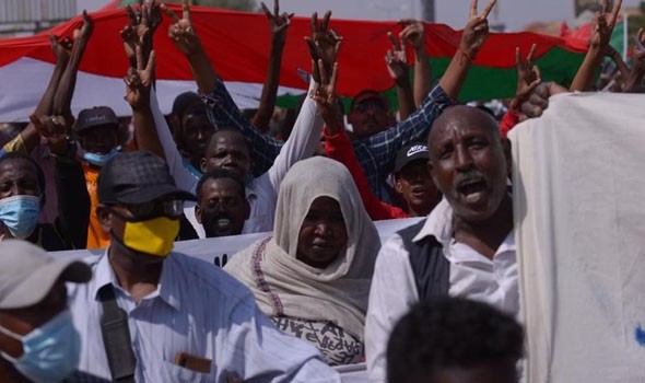 العرب اليوم - اتساع الاحتجاجات يشلّ الحياة في السودان وقطع الكهرباء عن القصر الرئاسي للمرة الأولى