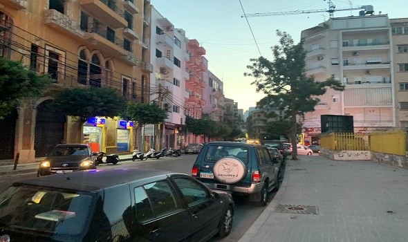  العرب اليوم - سائقون لبنانيون يحتجون على تعريفة النقل ويهددون بإغلاق طرقات بيروت