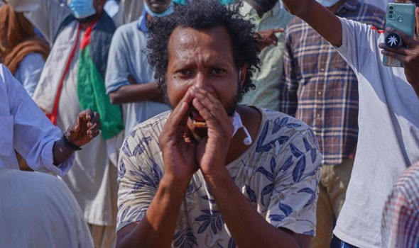  العرب اليوم - مظاهرات مُفاجئة تُربك حسابات السلطة في السودان ووفاة شخصين بالرصاص في الخرطوم