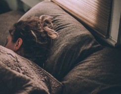  العرب اليوم - دراسة النوم فى غُرفة مظلمة يقلل من خطر الإصابة بالسمنة والسكري وارتفاع ضغط الدم