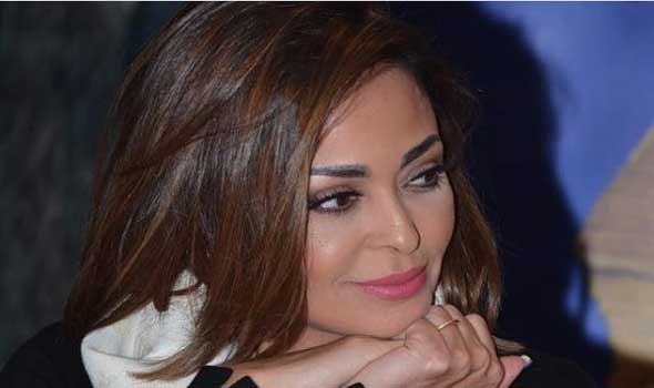  العرب اليوم - رسائل دعم من نجوم الفن لداليا البحيري بعد سقوطها على المسرح