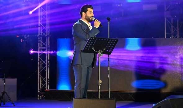  العرب اليوم - المطرب محمود التركي يحصد 100 مليون مشاهدة لأغنيته "اشمك"