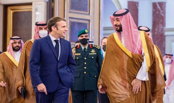  العرب اليوم - ماكرون يعلن عن مبادرة فرنسية سعودية لمعالجة الأزمة مع لبنان ويتصل مع محمد بن سلمان بميقاتي