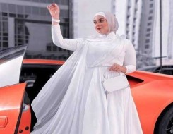  العرب اليوم - فساتين بيضاء محتشمة للمحجبات لإطلالة أَنِيقْة في 2022
