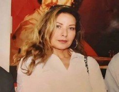 العرب اليوم - الفنانة رغدة تشعل مواقع التواصل بإطلالة طبيعية ناعمة