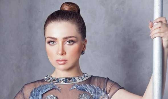 مي عز الدين تتلقى رسالة رومانسية من زوجها الدكتور أحمد تيمور في يوم ميلادها