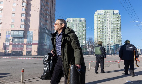 زيلينسكي ينتقد صمت الغرب بعد تهديد موسكو بقصف المنشآت العسكرية الأوكرانية