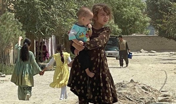  العرب اليوم - تأثير نشأة الطفل في أجواء الحرب على عقليته وتداعياتها الممتدة لسنوات طويلة