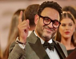  العرب اليوم - أكرم حسني يكشف تفاصيل أغنيته مع محمد منير