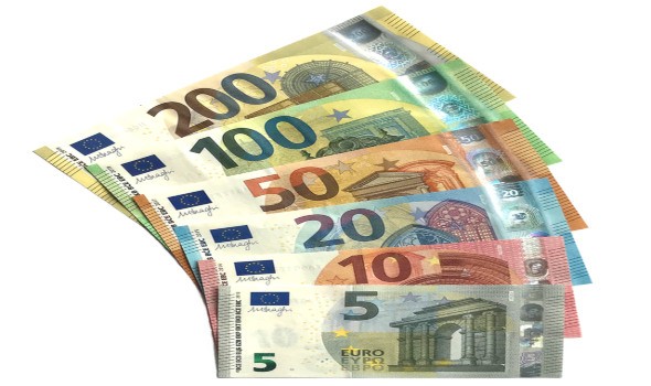 اليورو يستمد الدعم مع اقتراب رفع الفائدة من المركزي الأوروبي