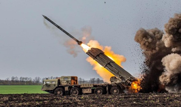  العرب اليوم - كييف تُسقط 21 صاروخاً روسياً وموسكو تؤكد تدمير 66 مسيّرة
